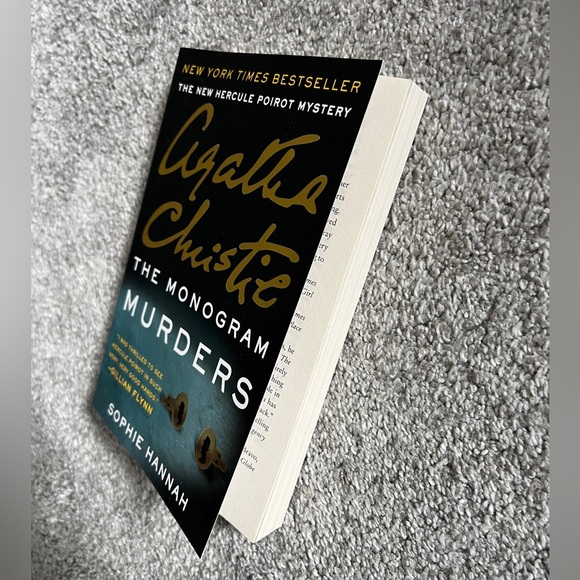 📖📚 NEW! THE MONOGRAM MURDERS BOOK - Picture 4 of 4
